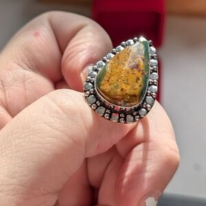Vintage Handmade Sterling Silver Teardrop Yellow-Green Jasper Statement Ring 9